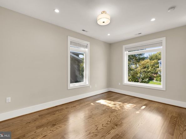 3015 26TH Street NE, Washington DC 20018