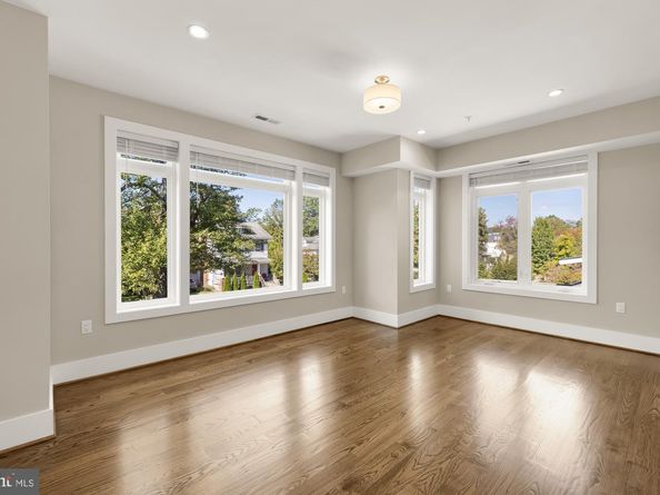 3015 26TH Street NE, Washington DC 20018