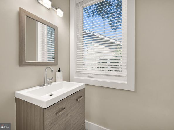 3015 26TH Street NE, Washington DC 20018