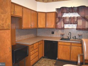 1823 S 17TH Street, Philadelphia PA 19145