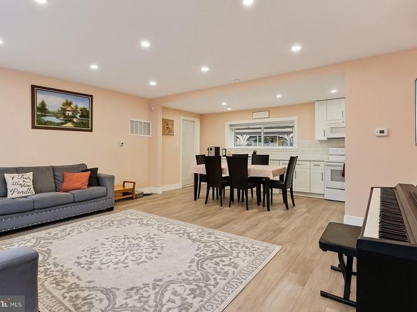 47 Plumbridge Drive, Levittown PA 19056