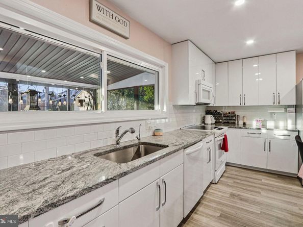 47 Plumbridge Drive, Levittown PA 19056