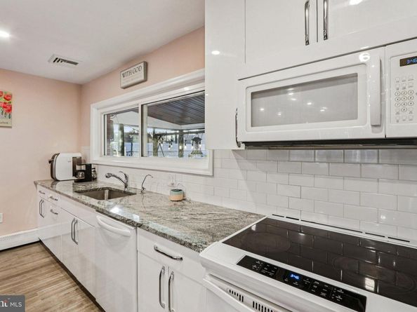 47 Plumbridge Drive, Levittown PA 19056