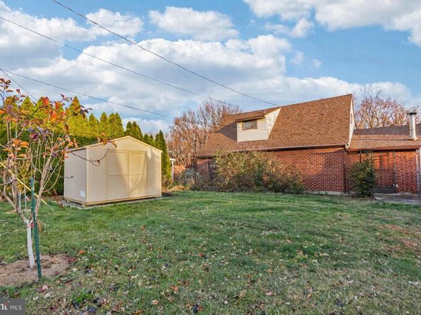 47 Plumbridge Drive, Levittown PA 19056