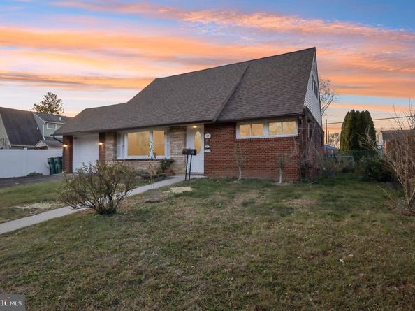 47 Plumbridge Drive, Levittown PA 19056