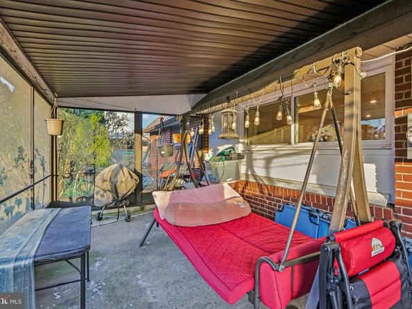 47 Plumbridge Drive, Levittown PA 19056