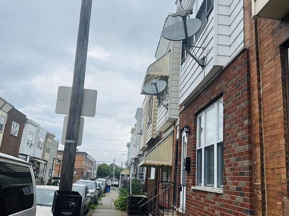 2619 S Fairhill Street, Philadelphia PA 19148