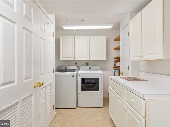 1290 Wedgewood Manor Way, Reston VA 20194