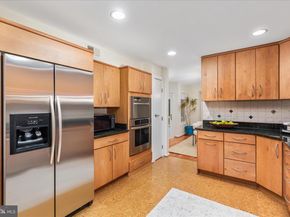 1290 Wedgewood Manor Way, Reston VA 20194