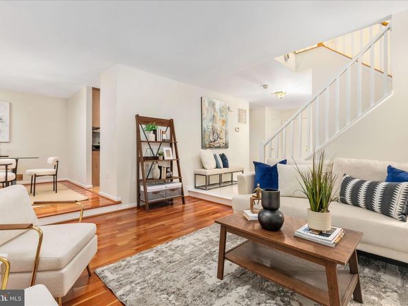 1290 Wedgewood Manor Way, Reston VA 20194