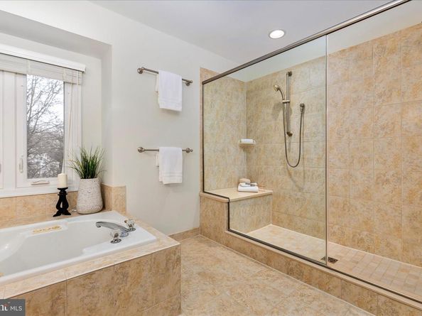 1290 Wedgewood Manor Way, Reston VA 20194