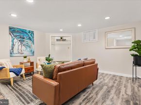 1290 Wedgewood Manor Way, Reston VA 20194