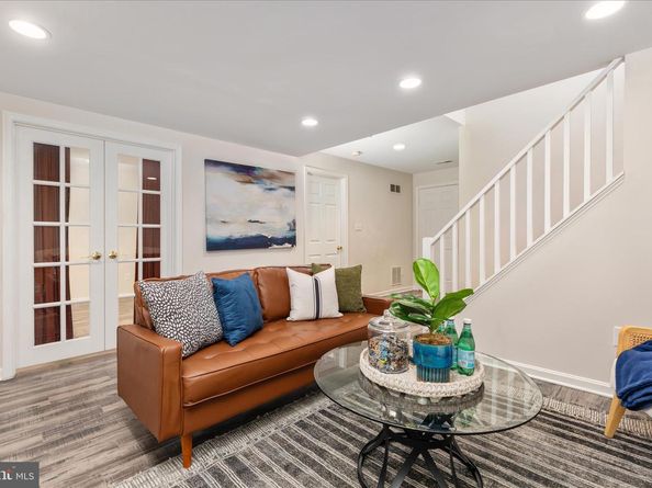 1290 Wedgewood Manor Way, Reston VA 20194