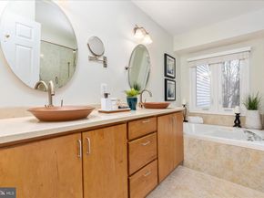 1290 Wedgewood Manor Way, Reston VA 20194