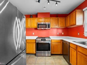 802 Hr Drive SE, Washington DC 20032