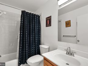 802 Hr Drive SE, Washington DC 20032