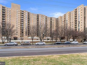 4500 S Four Mile Run Drive 1113, Arlington VA 22204