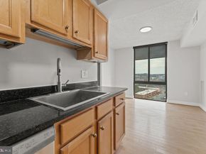 4500 S Four Mile Run Drive 1113, Arlington VA 22204