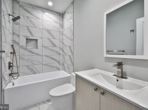 1909 N 7TH Street, Philadelphia PA 19122