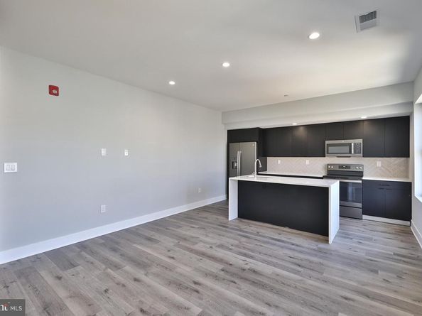 1909 N 7TH Street, Philadelphia PA 19122