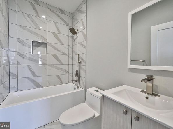 1909 N 7TH Street, Philadelphia PA 19122