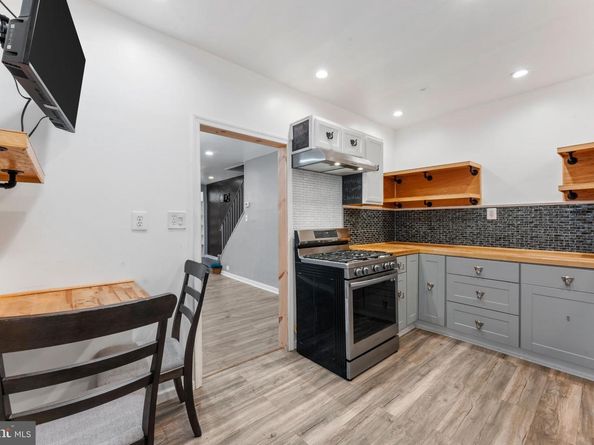 17 Kern Street, Darby PA 19023