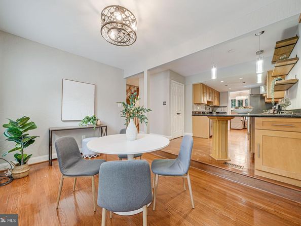 7242 Greentree Road, Bethesda MD 20817