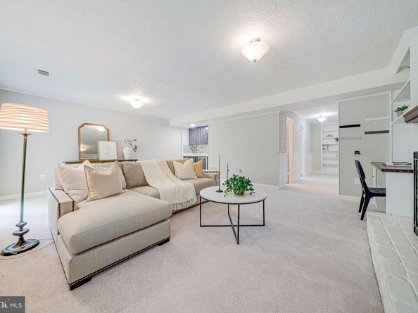 7242 Greentree Road, Bethesda MD 20817