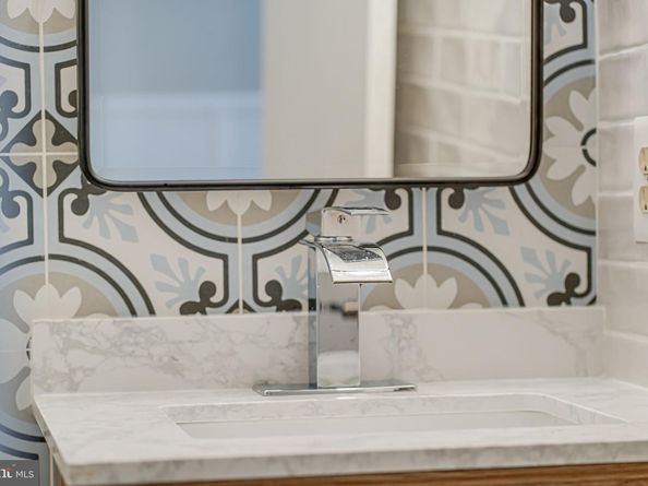 7242 Greentree Road, Bethesda MD 20817