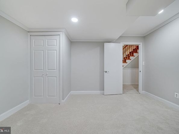 7242 Greentree Road, Bethesda MD 20817