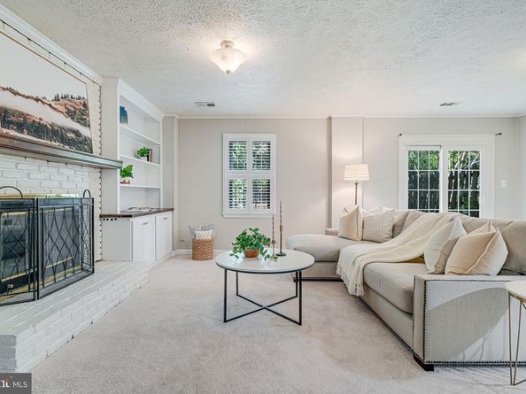 7242 Greentree Road, Bethesda MD 20817