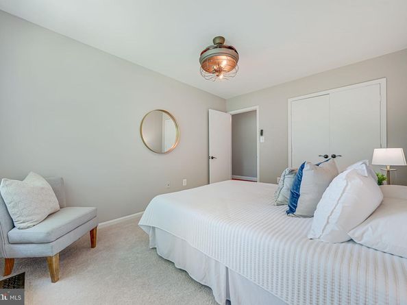 7242 Greentree Road, Bethesda MD 20817