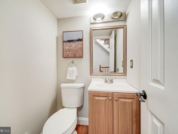 7242 Greentree Road, Bethesda MD 20817