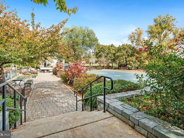 2500 Q Street NW 449, Washington DC 20007