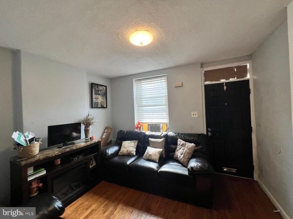 3909 Brandywine Street, Philadelphia PA 19104