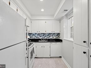 3049 S Buchanan Street B2, Arlington VA 22206