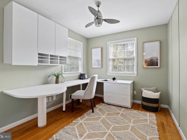 917 Crestwood Drive, Alexandria VA 22302