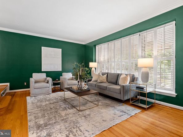 917 Crestwood Drive, Alexandria VA 22302