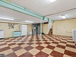 917 Crestwood Drive, Alexandria VA 22302