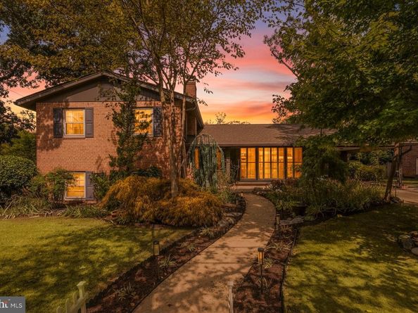917 Crestwood Drive, Alexandria VA 22302