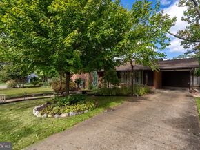 917 Crestwood Drive, Alexandria VA 22302