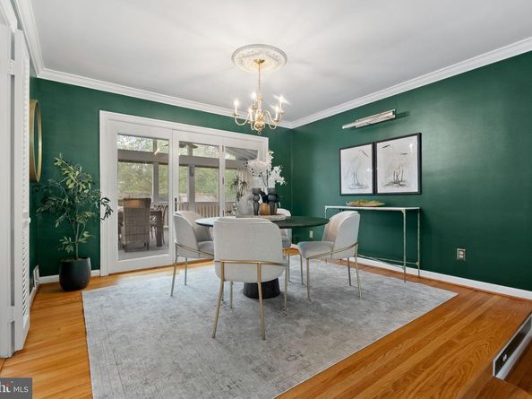 917 Crestwood Drive, Alexandria VA 22302