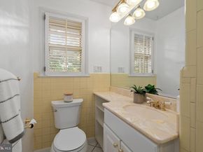 917 Crestwood Drive, Alexandria VA 22302