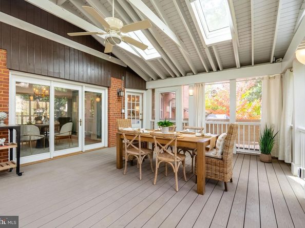 917 Crestwood Drive, Alexandria VA 22302