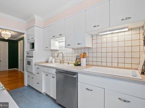 917 Crestwood Drive, Alexandria VA 22302