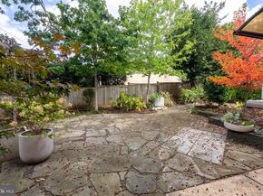 917 Crestwood Drive, Alexandria VA 22302