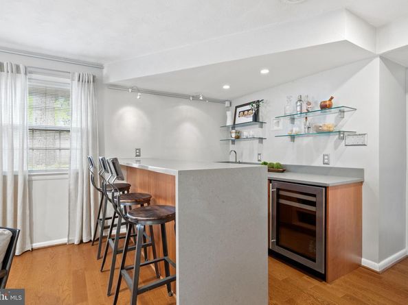 917 Crestwood Drive, Alexandria VA 22302