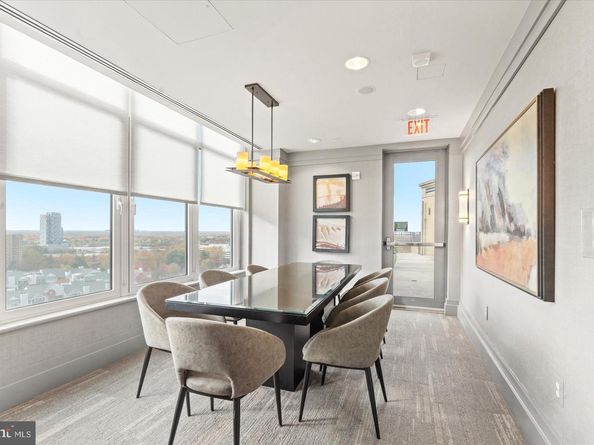 8220 Crestwood Heights Drive 814, Mclean VA 22102
