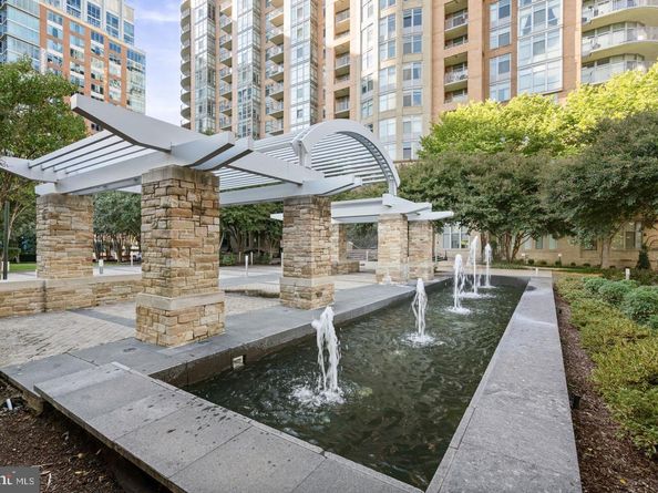 8220 Crestwood Heights Drive 814, Mclean VA 22102