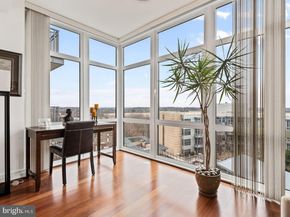 8220 Crestwood Heights Drive 814, Mclean VA 22102